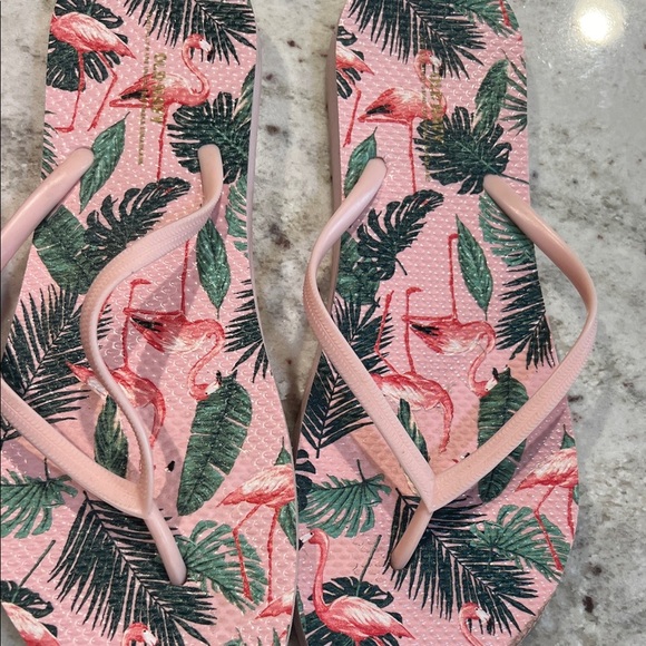 Wild Fable Black and Pink Flip Flops - Picture 4 of 6